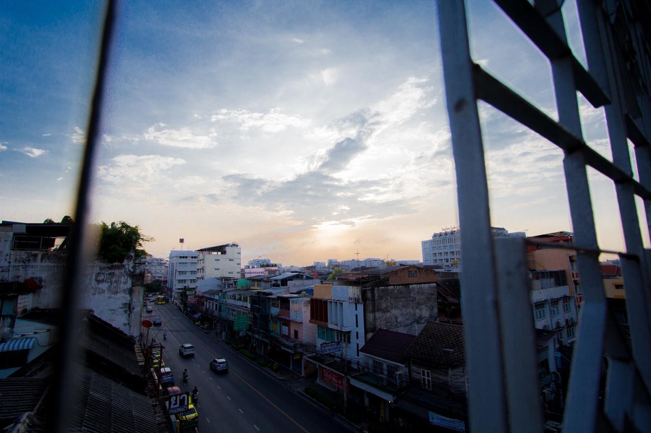 Bts Khaosan Hostel Bangkok Exterior foto